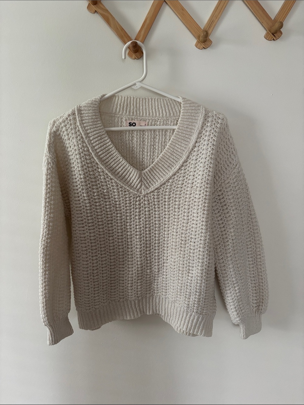 SO Cream V-Neck Chunky Knit Pullover Sweater